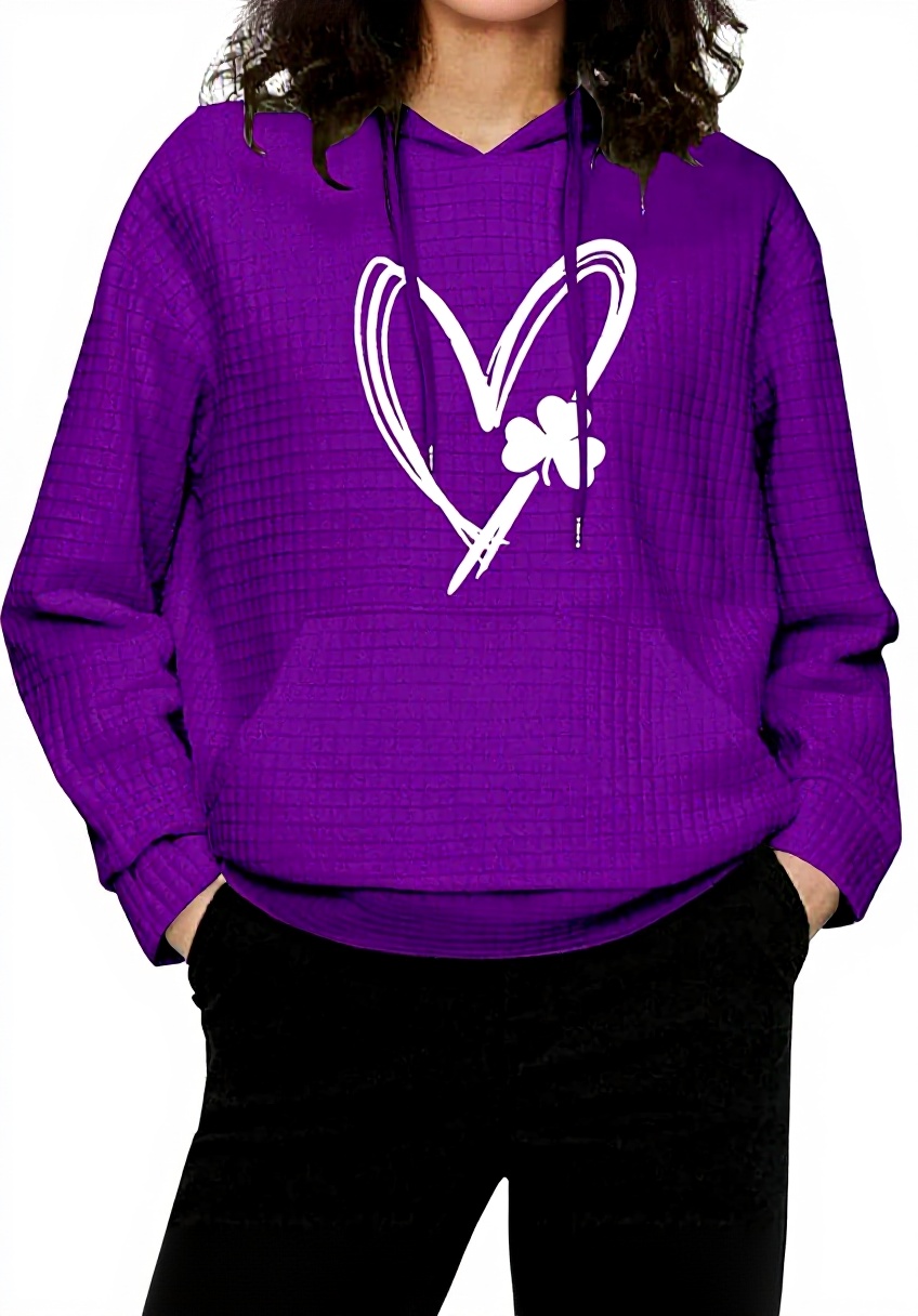 Generic Damen-Sweatshirt in Schwarz auf einem Stuhl